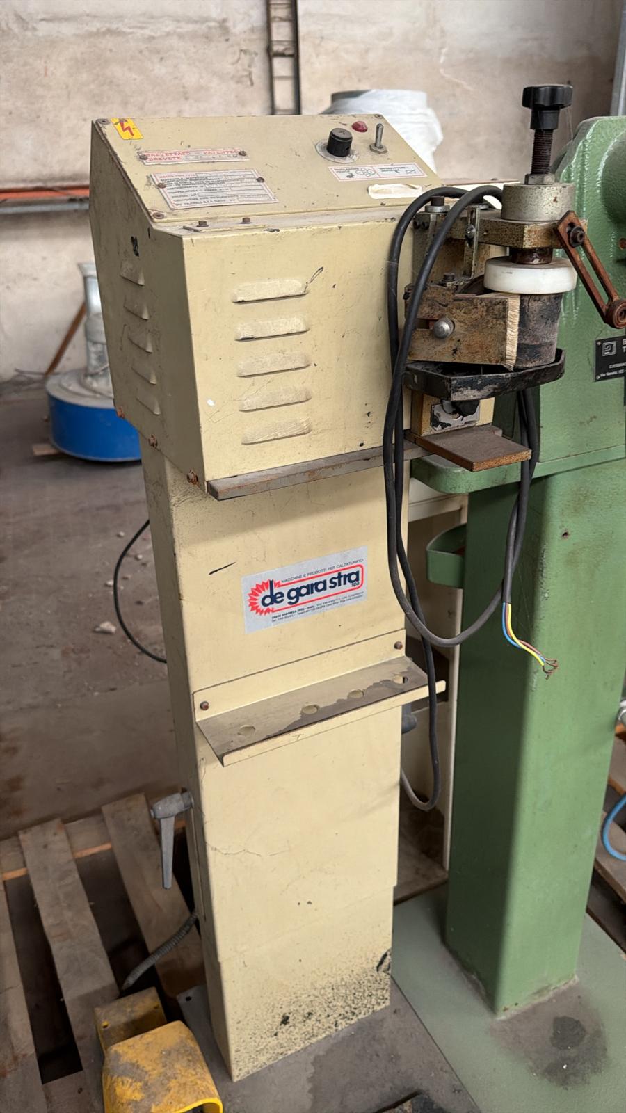 Usato Stock di macchinari lavorazione Stoffa e Cuoio (tappezzeria)