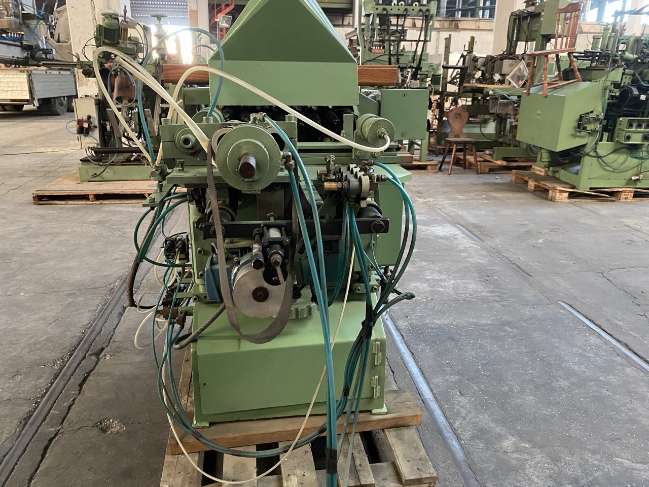 Usato Foratrice doppia, a 8 mandrini per lato, per colonnine di schienale di sedie modello “Old America”