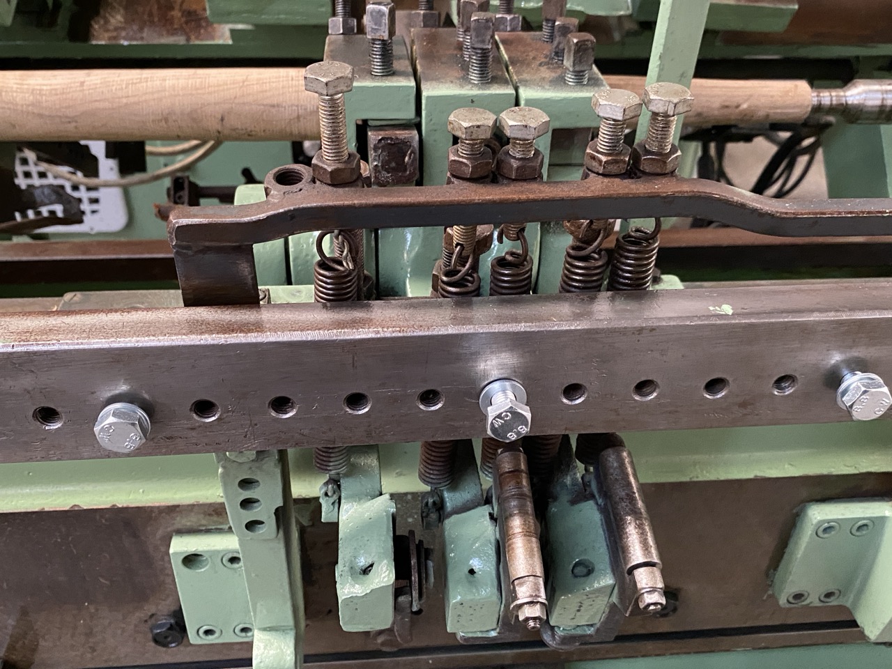 Usato OMA 90/A Tornio per legno, automatico con caricatore, lunghezza massima del pezzo mm. 900