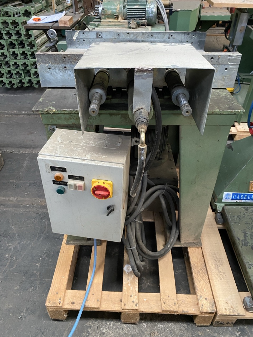 Usato Strettoio idraulico orizzontale, spazio di lavoro cm. 80x43