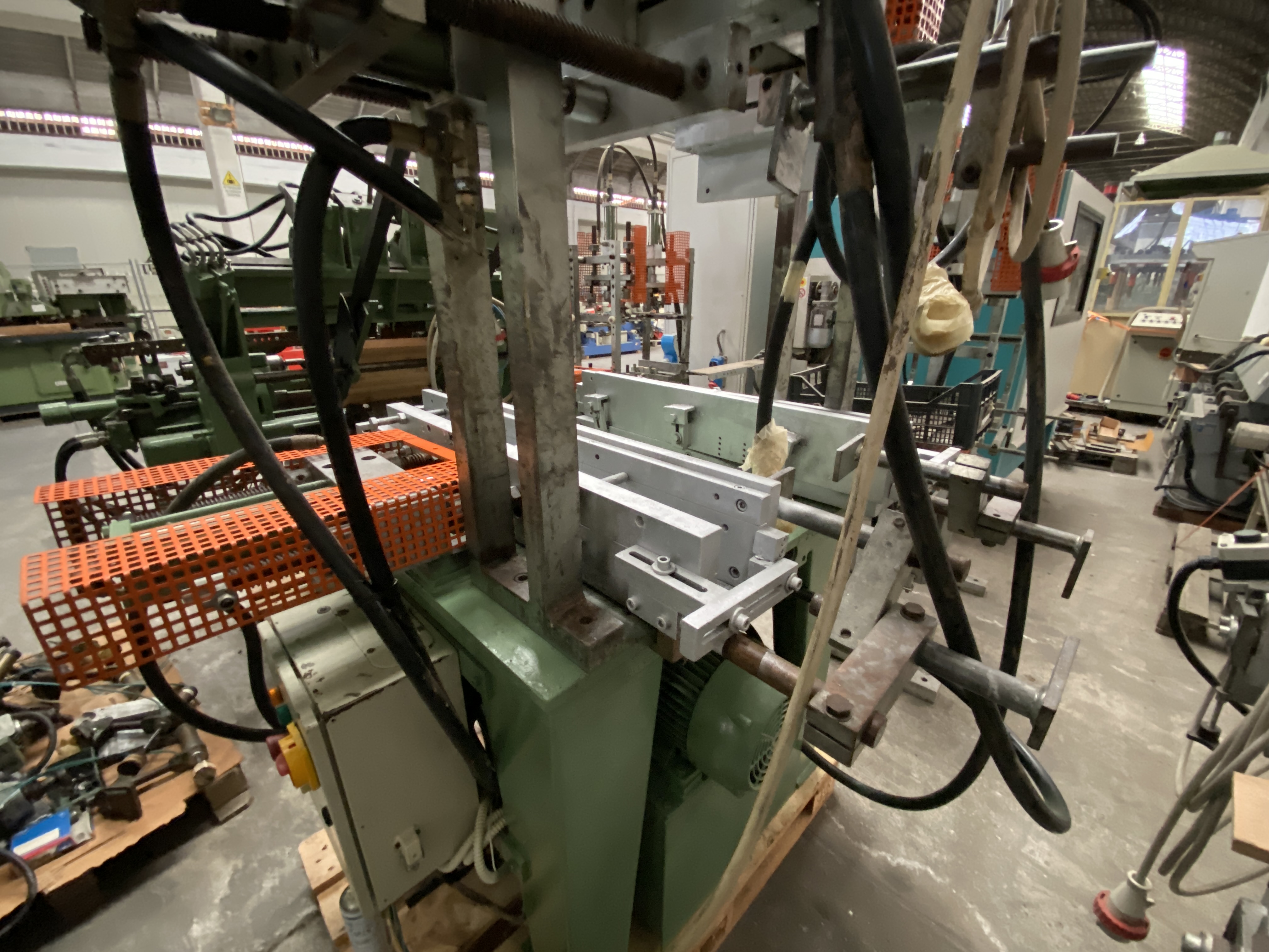 Usato Camam SI/PM Strettoio premontaggio idraulico per l'assemblaggio di sedie in legno