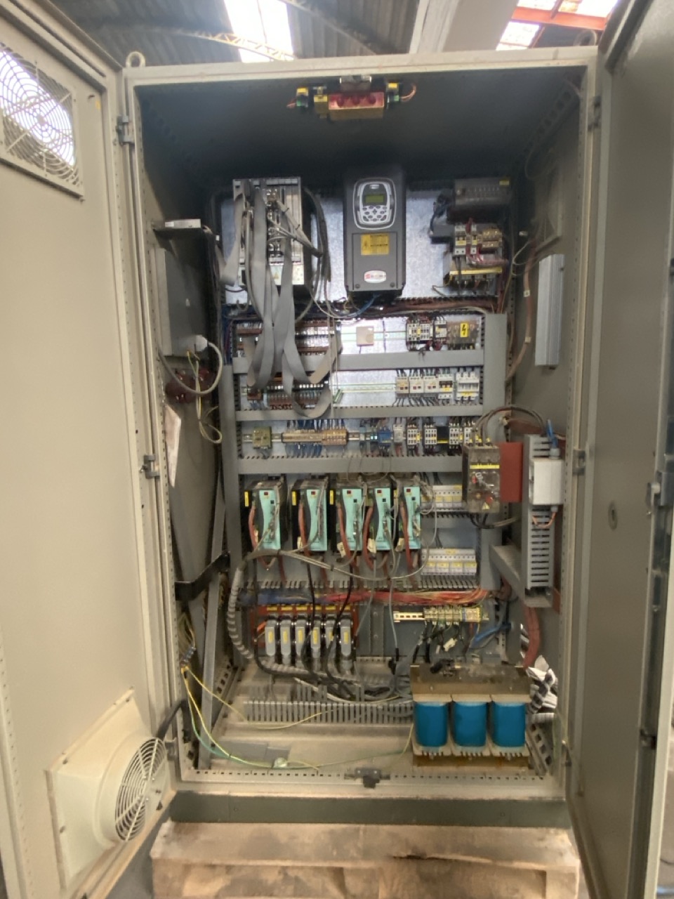 Usato 2000 SAOM T55 Pantografo CNC usato, non collaudato, come visto e piaciuto.