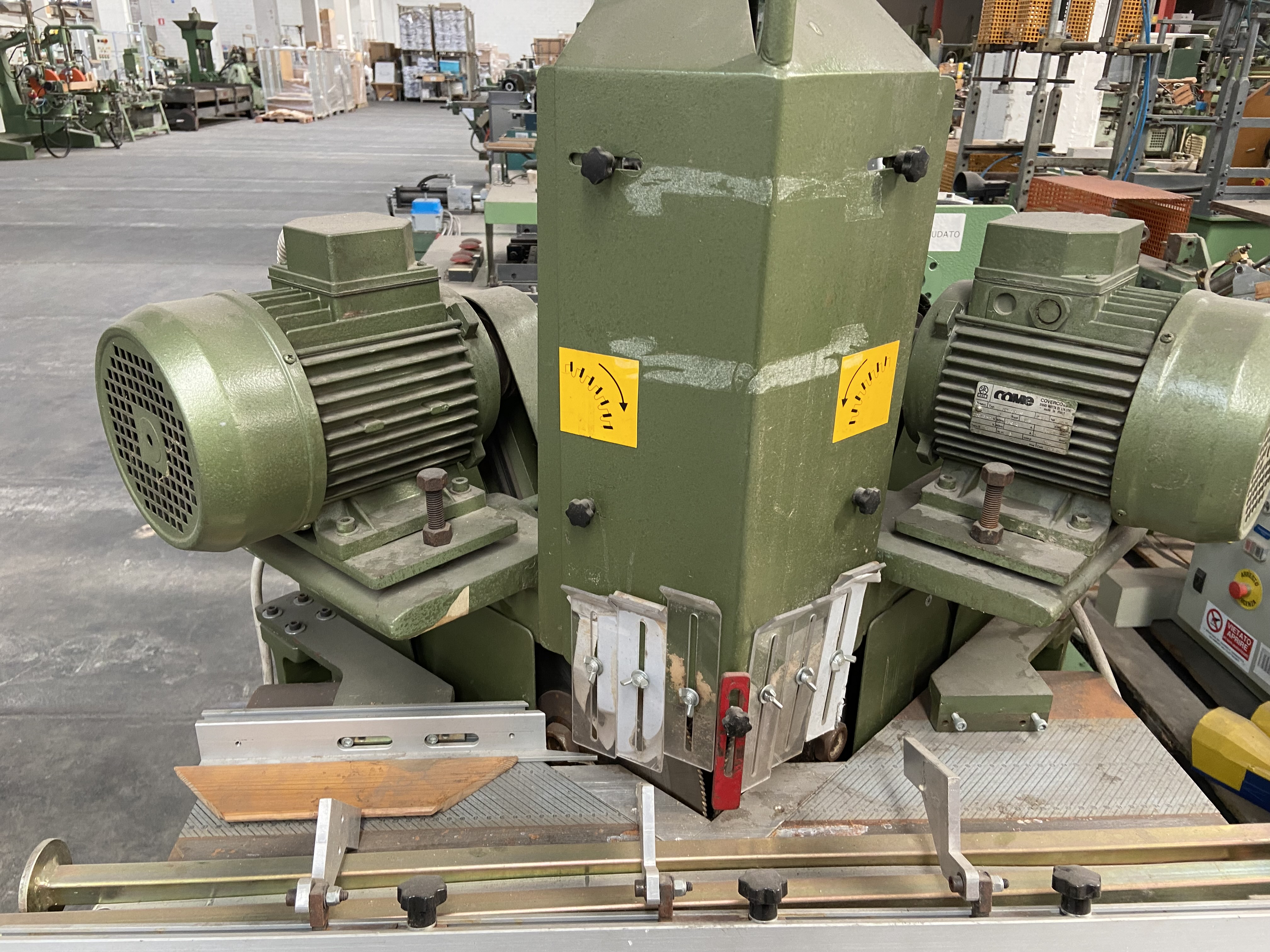 Usato Motta Troncatrice 45° per cornici