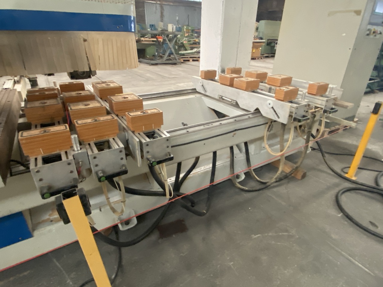 Usato 2000 SAOM T55 Pantografo CNC usato, non collaudato, come visto e piaciuto.