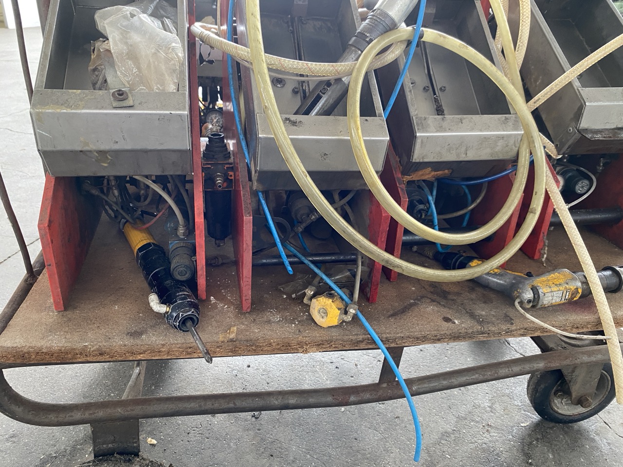 Usato Zucchelli 9 Avvitatori in stock da sistemare o usare per pezzi di ricambio.