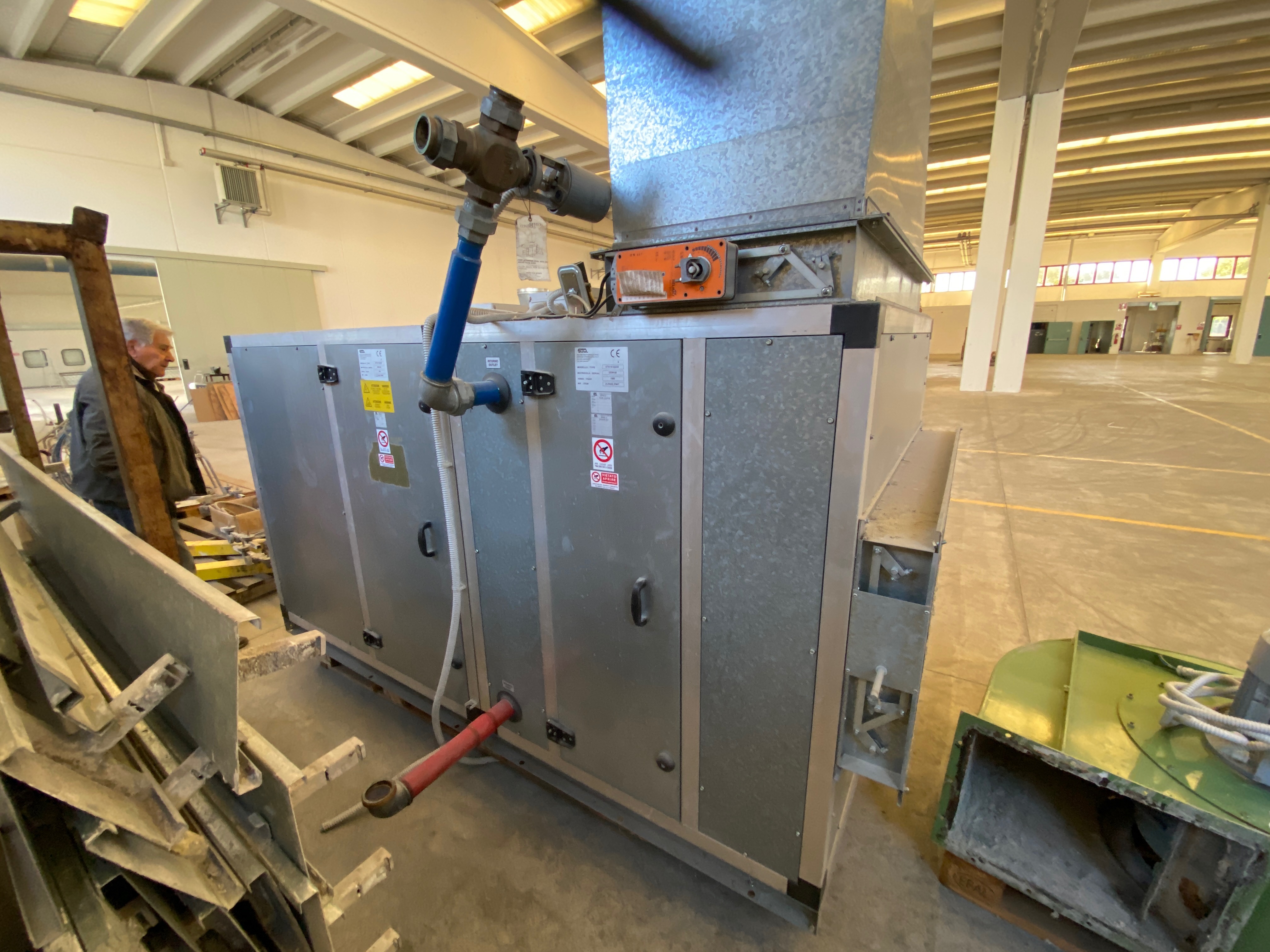 Usato Scambiatori acqua-aria per riscaldamento capannoni e ambienti chiusi