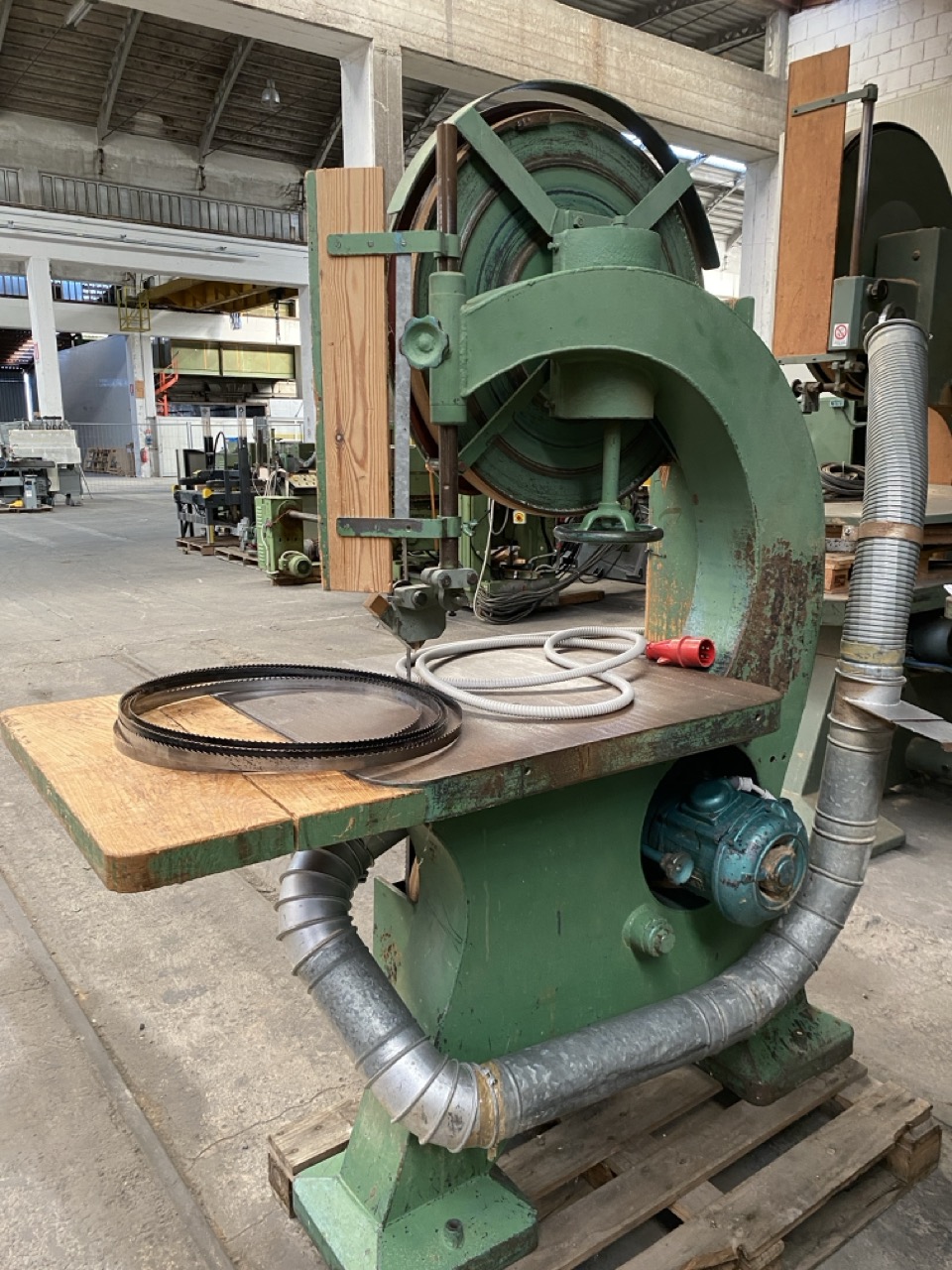 Usato Sega a nastro con volani da mm. 600