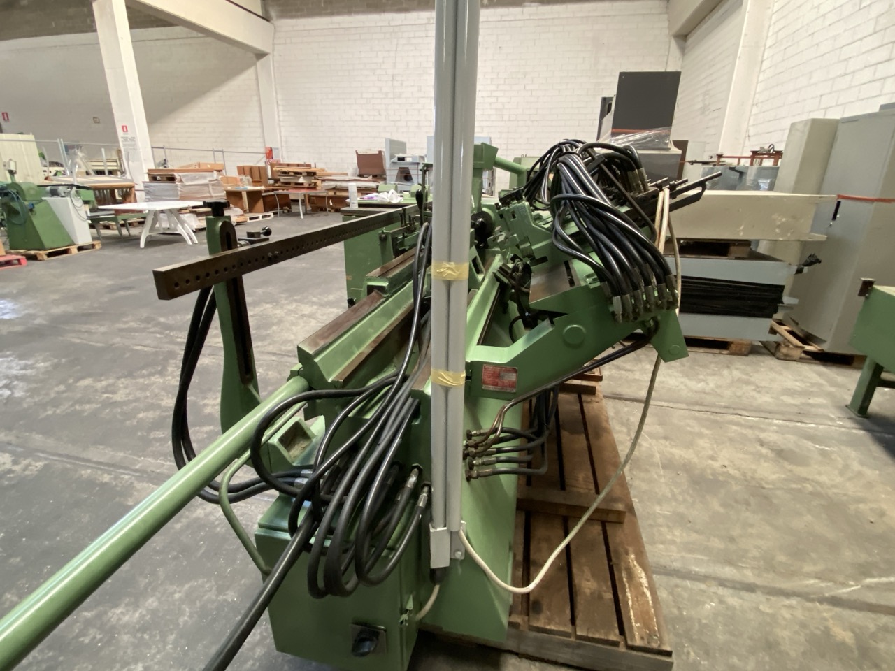 Usato OMA 120/A Tornio per legno, automatico con caricatore, lunghezza massima del pezzo mm. 1200