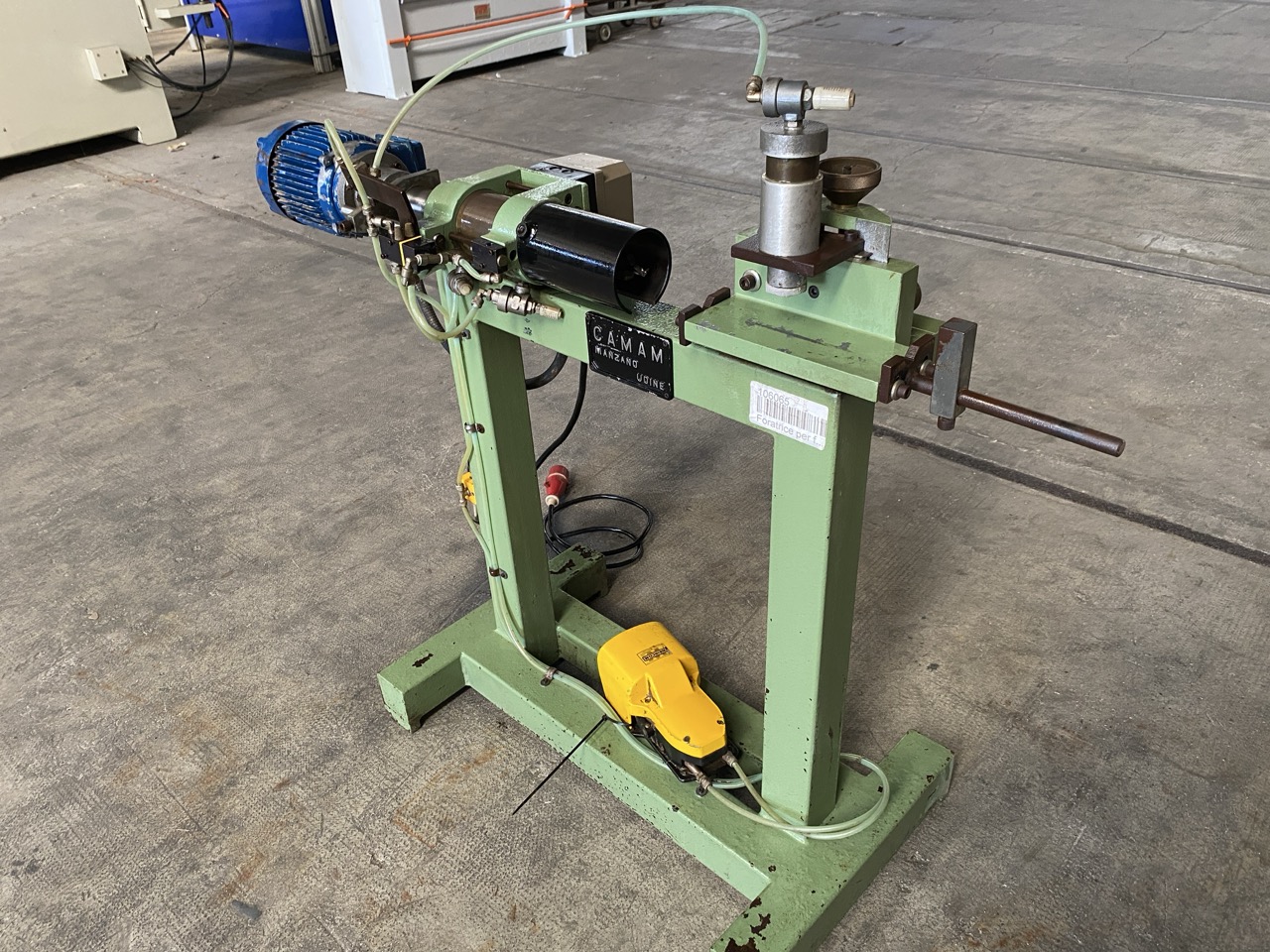 Usato Foratrice regolabile per teste di elementi