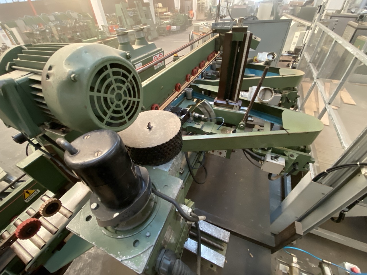 Usato Levigatrice per elementi marca Tagliabue a 2 nastri per lato