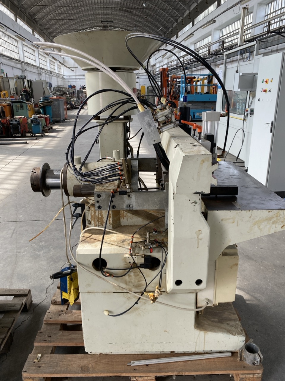 Usato Stock di 2 Inseritrici di spine da aggiustare (funzionanti al 70%)