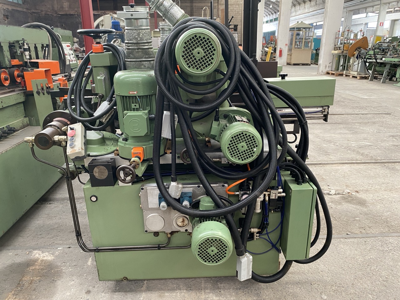 Usato 1995 Friulmac FN7 1300 Troncatrice Fresatrice per teste di Parquet o prodotti simili