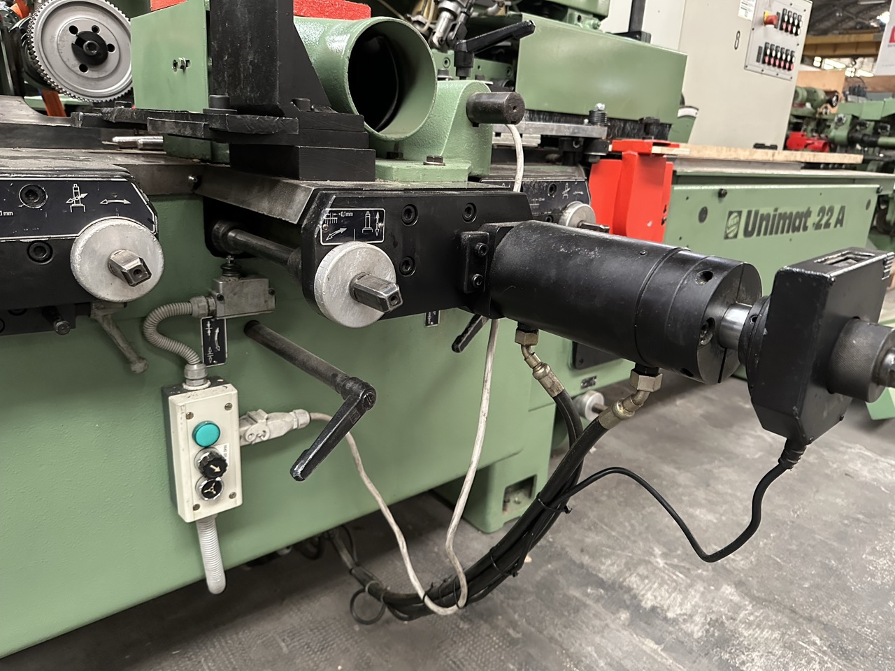 Ricondizionato Weinig UNI 22 A Unimat 22 Scorniciatrice a 6 alberi con albero sinistro automatico