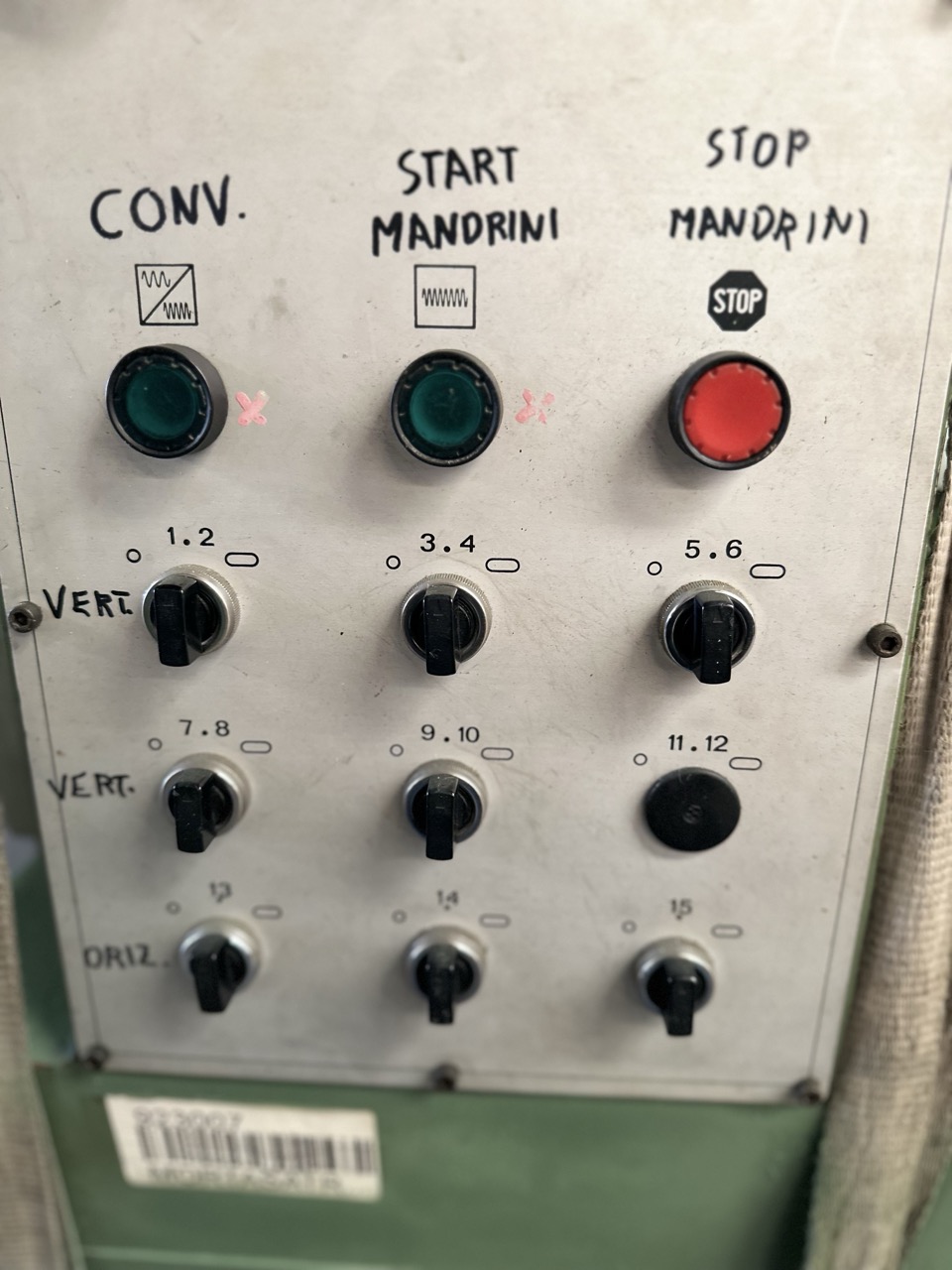 Usato Bacci MOM 90-C A Mortasatrice doppia, orizzontale e verticale, automatica, con caricatore.