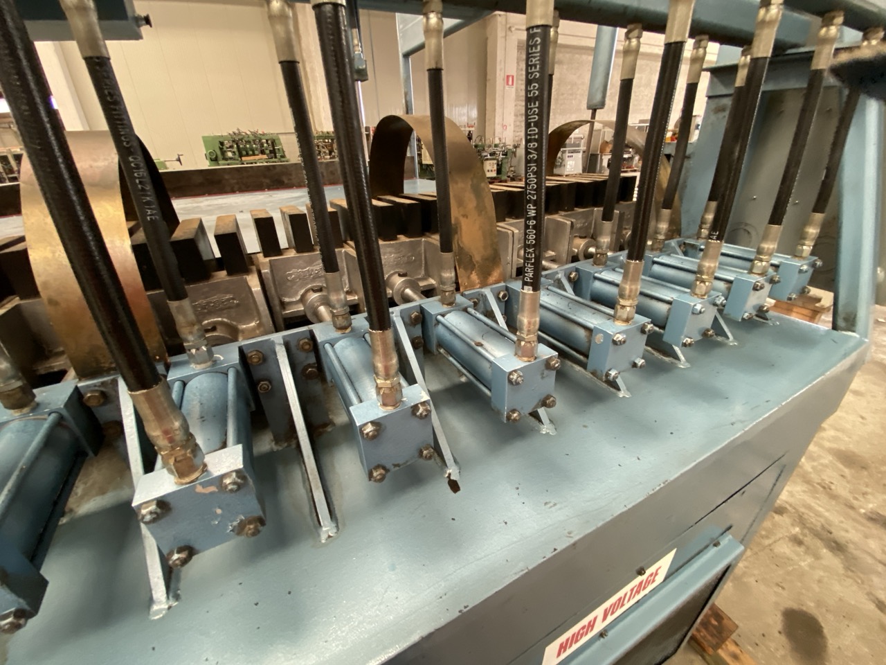 Usato L&L Machinery Inc GLU-ALL Pressa per listellare ad alta frequenza, piano mm. 2700x1300