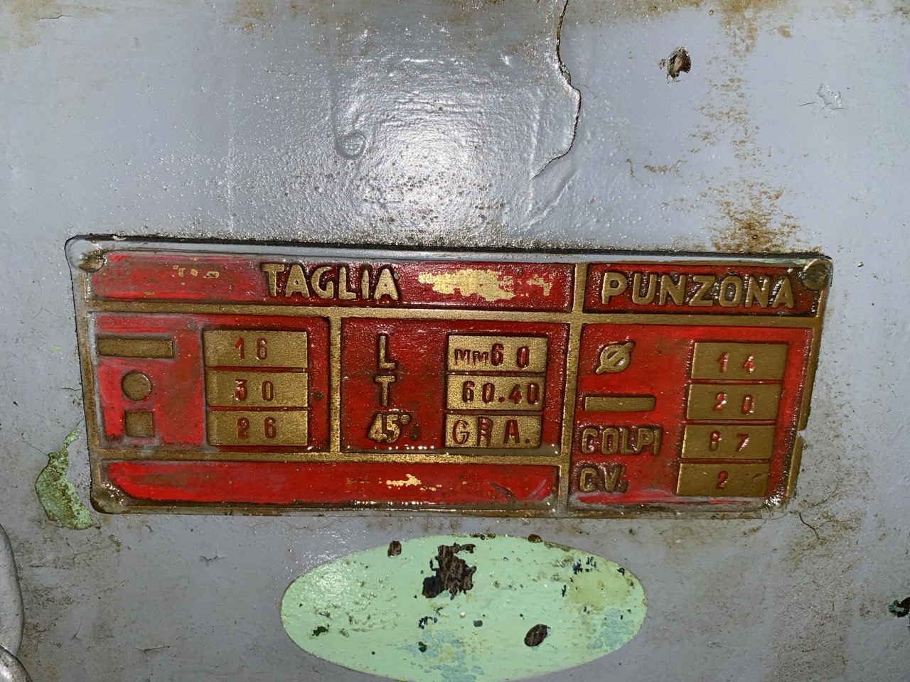 Usato Taglierina + punzonatrice per lavorazione metalli