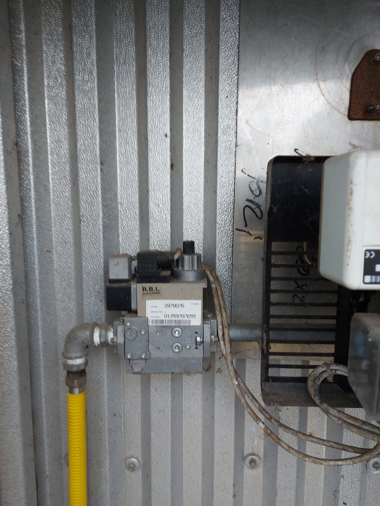 Usato Nardi Nr. 2 Forni di essiccazione da 65 mc (volume interno) cadauno. Alimentazione a Gas Metano.