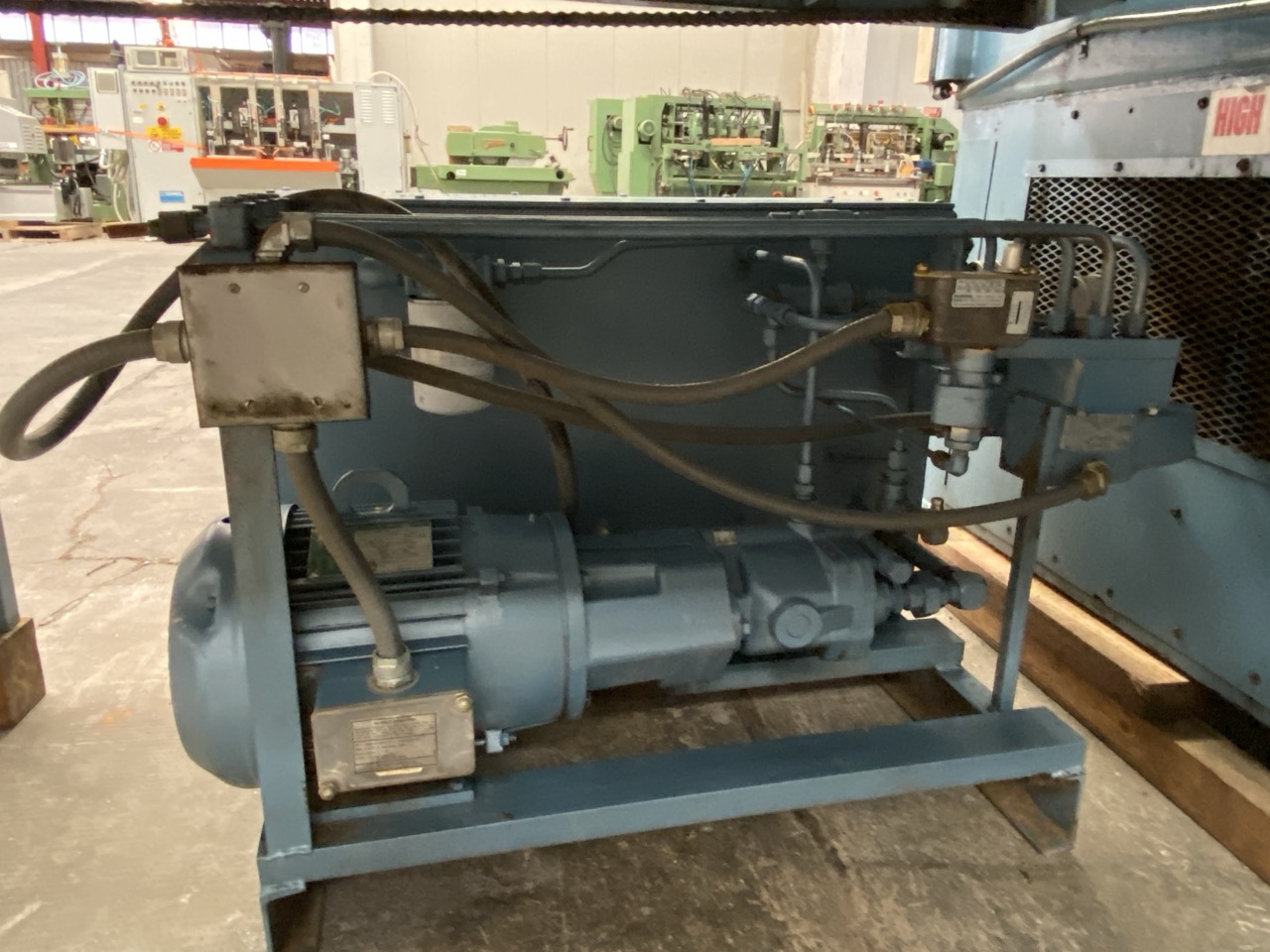 Usato L&L Machinery Inc GLU-ALL Pressa per listellare ad alta frequenza, piano mm. 2700x1300