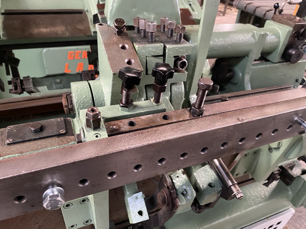 Usato OMA \ 60 \ A Tornio per legno, automatico con caricatore, lunghezza massima dei pezzi mm. 600