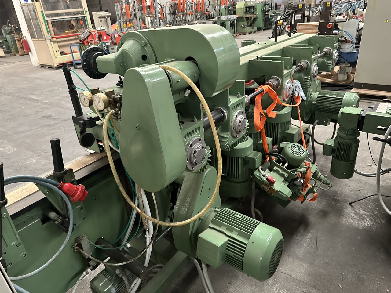 Ricondizionato Weinig UNI 22 A Unimat 22 Scorniciatrice a 6 alberi con albero sinistro automatico