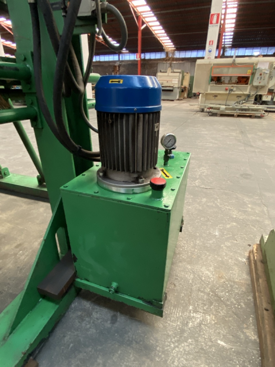 Usato 2000 M.A.C. SN-OL 1230x650-10T Pressa snervatrice per la curvatura del legno