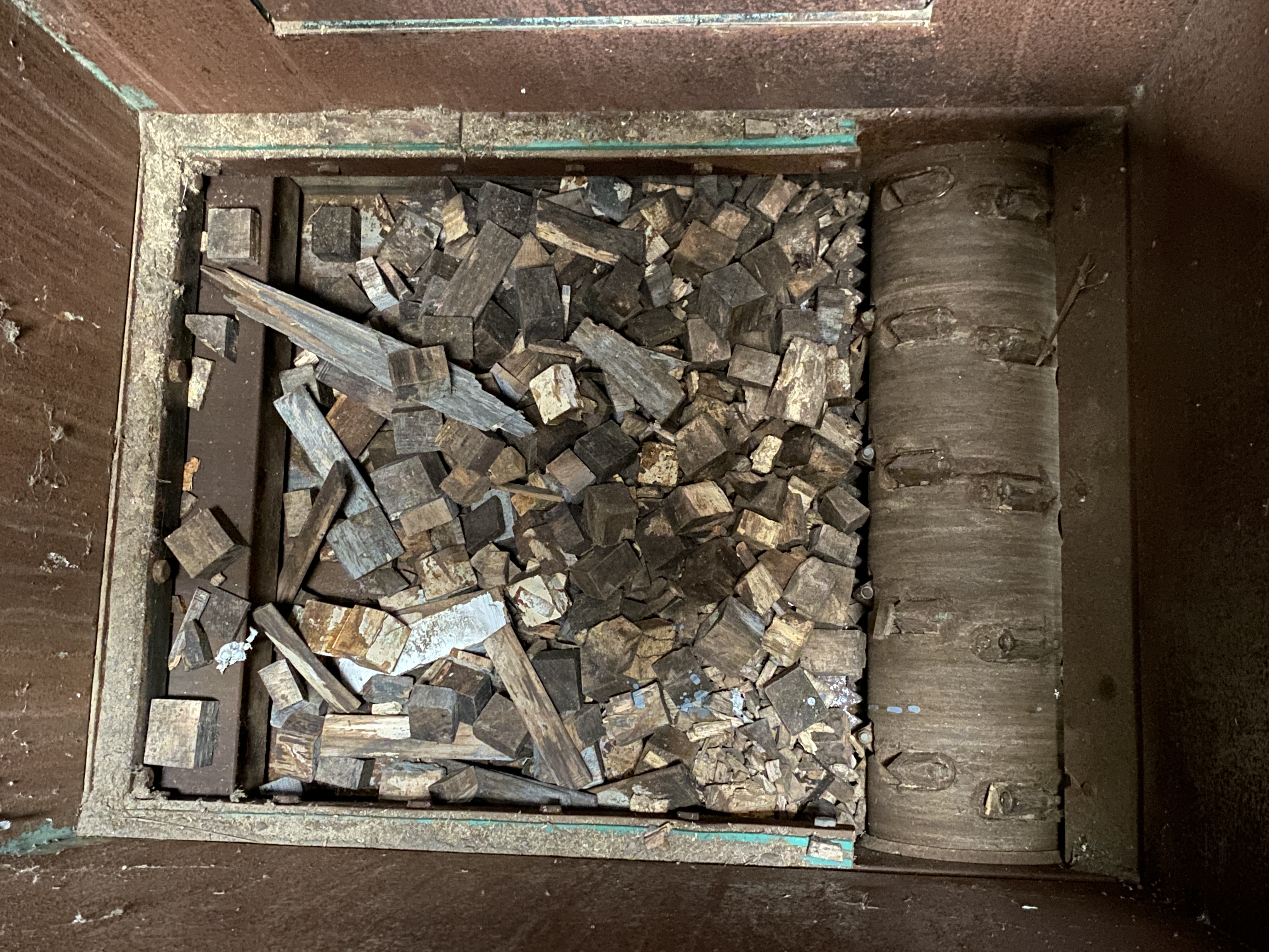 Usato Macinatore per legno, motore 22.5 HP