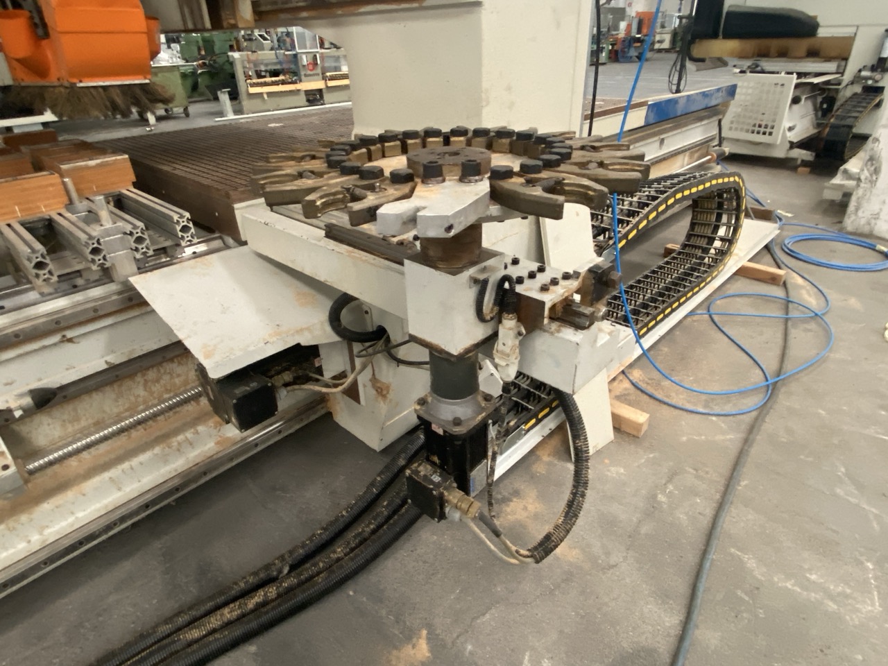 Usato 2000 SAOM T55 Pantografo CNC usato, non collaudato, come visto e piaciuto.