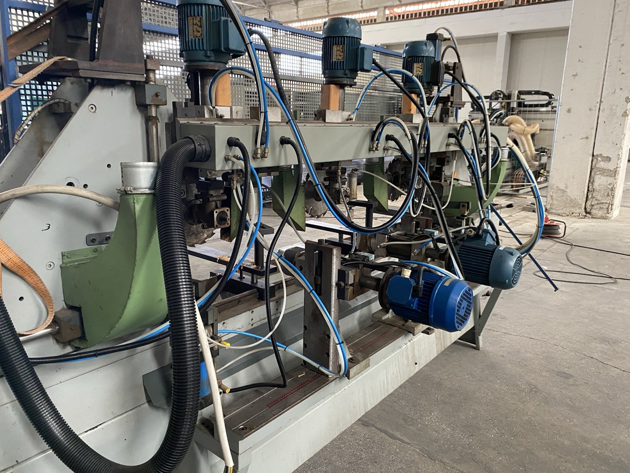 Usato Comec Foratrice Fresatrice Comec per fianchi di letto o simili