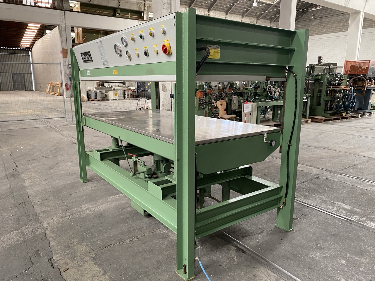 Ricondizionato Pressa marca Manni