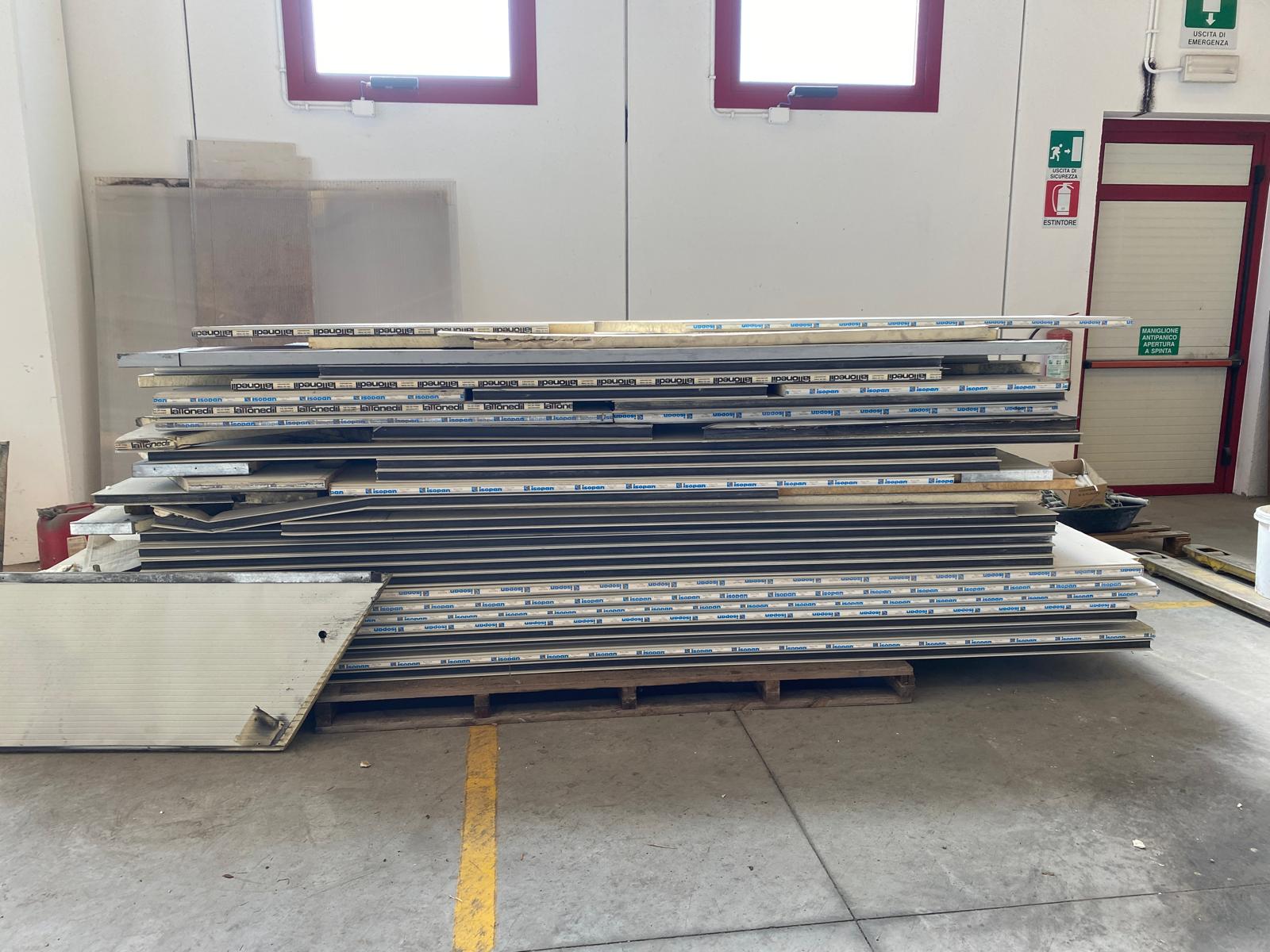 Usato Pannelli coibentati a stock, prezzo per mq.