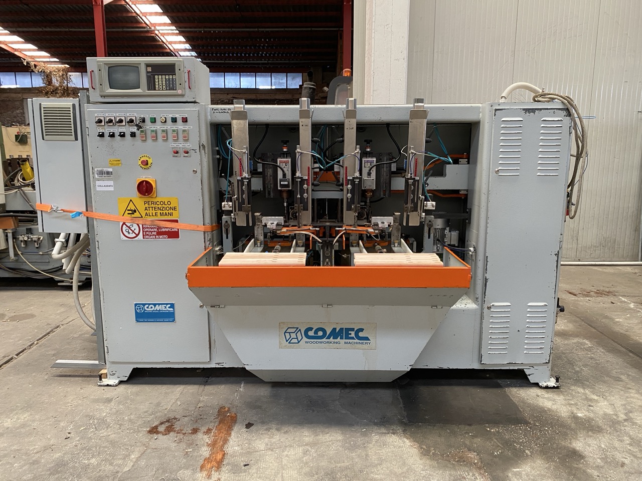 Usato 1995 (CE) Comec MOV8UX+CAP(LV+LO) Mortasatrice orizzontale e verticale, per pezzi corti, a doppio caricatore per alta produttività