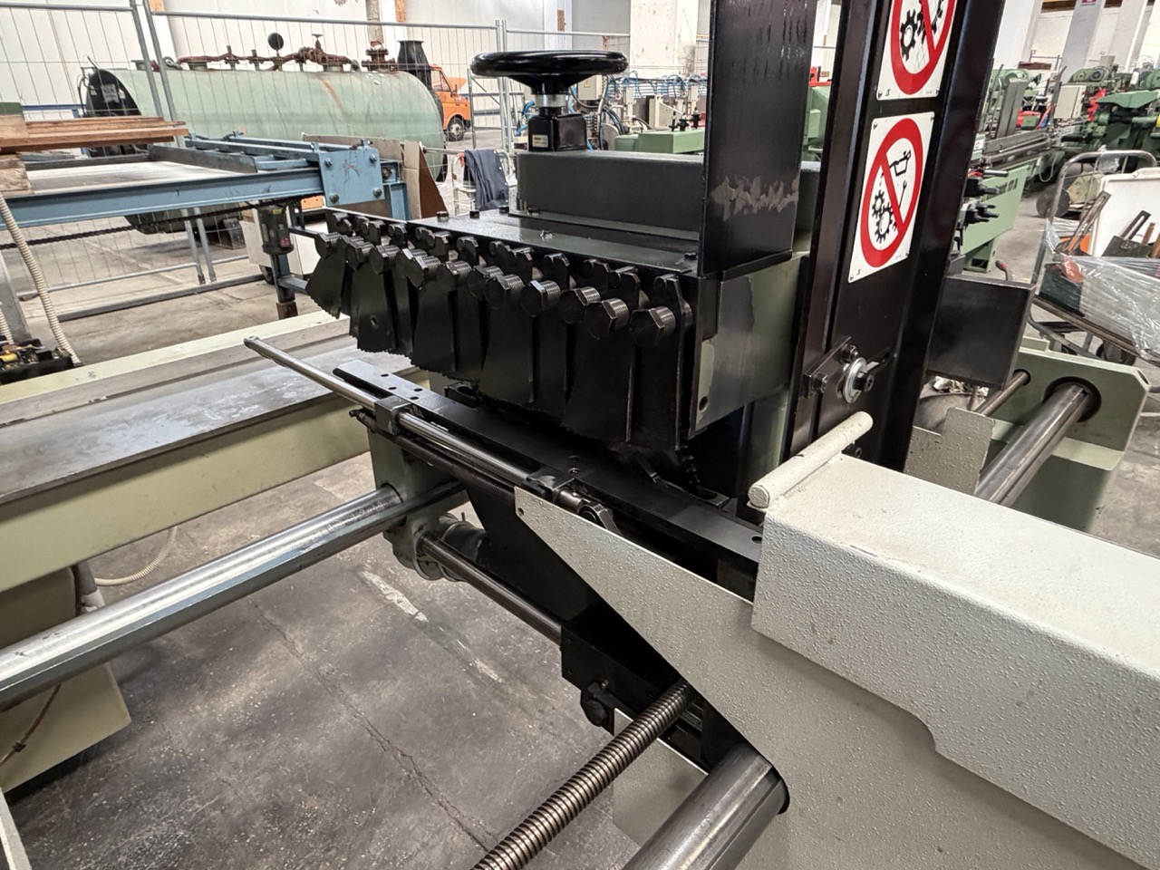 Usato Friulmac FN/3 Troncatore Caricatore per Scorniciatrice (con modifica per larghezza pezzi fino a mm 230)