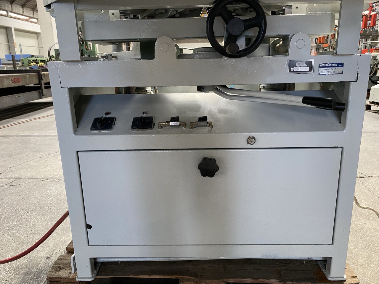 Usato Troncatrice verticale doppia inclinabile