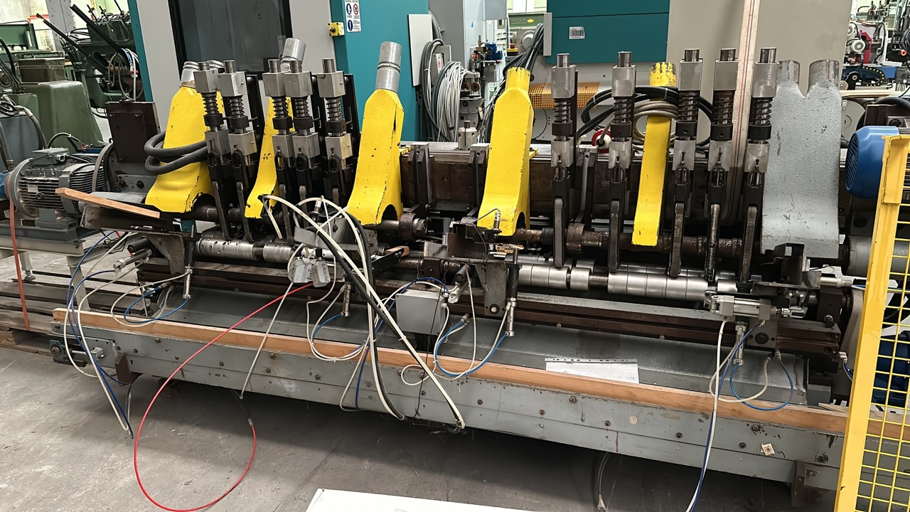 Usato 2000 Comec FGC/2 Fresatrice orizzontale automatica, con doppio caricatore e nastro di scarico pezzi