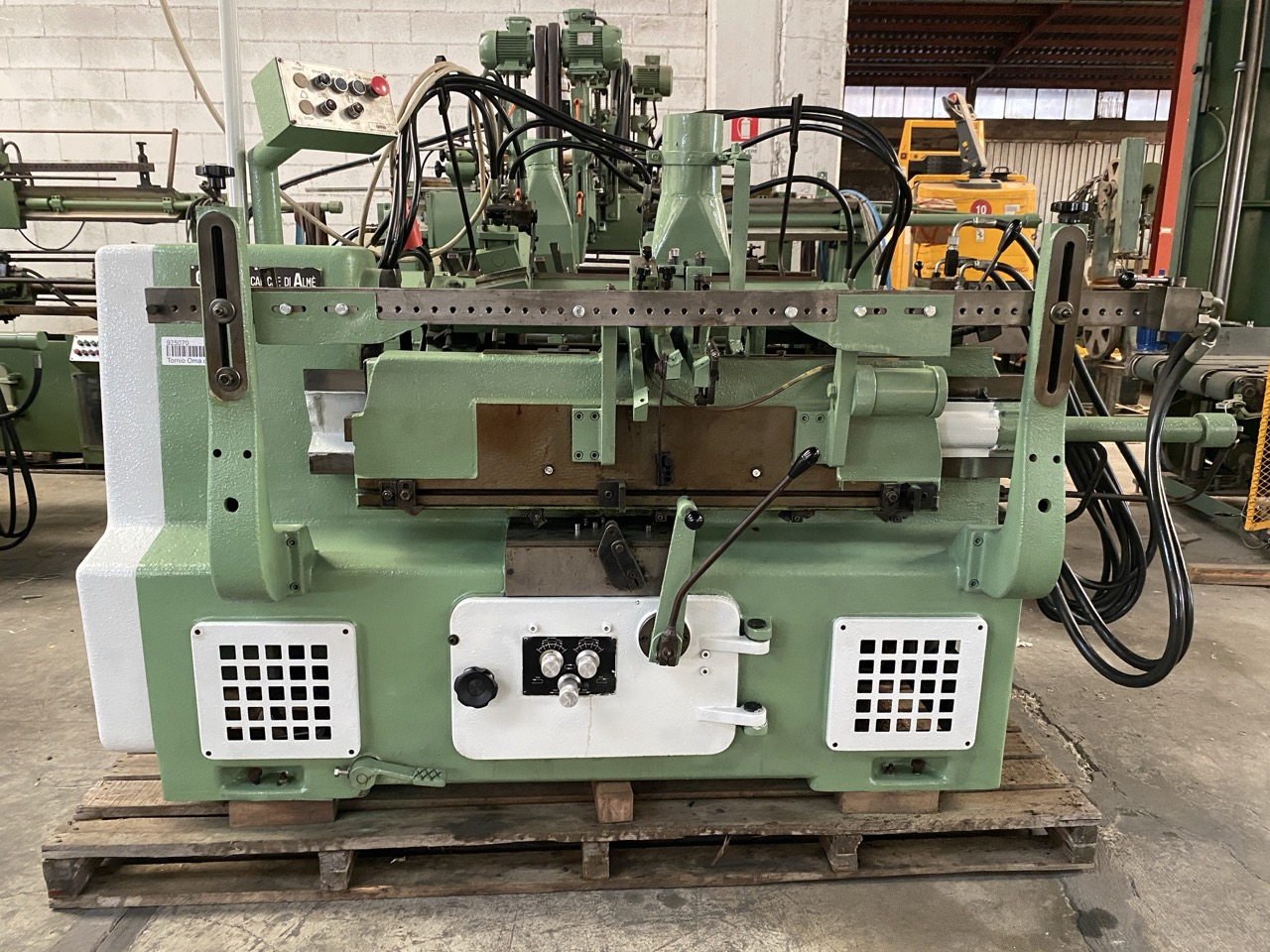 Usato OMA \ 60 \ A Tornio per legno, automatico con caricatore, lunghezza massima dei pezzi mm. 600