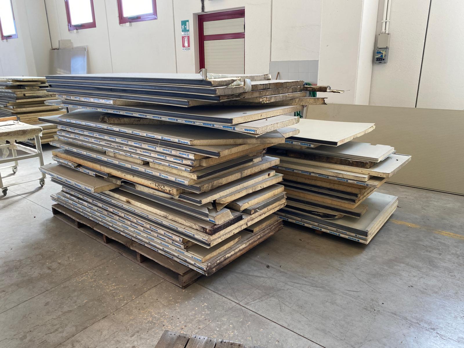 Usato Pannelli coibentati a stock, prezzo per mq.