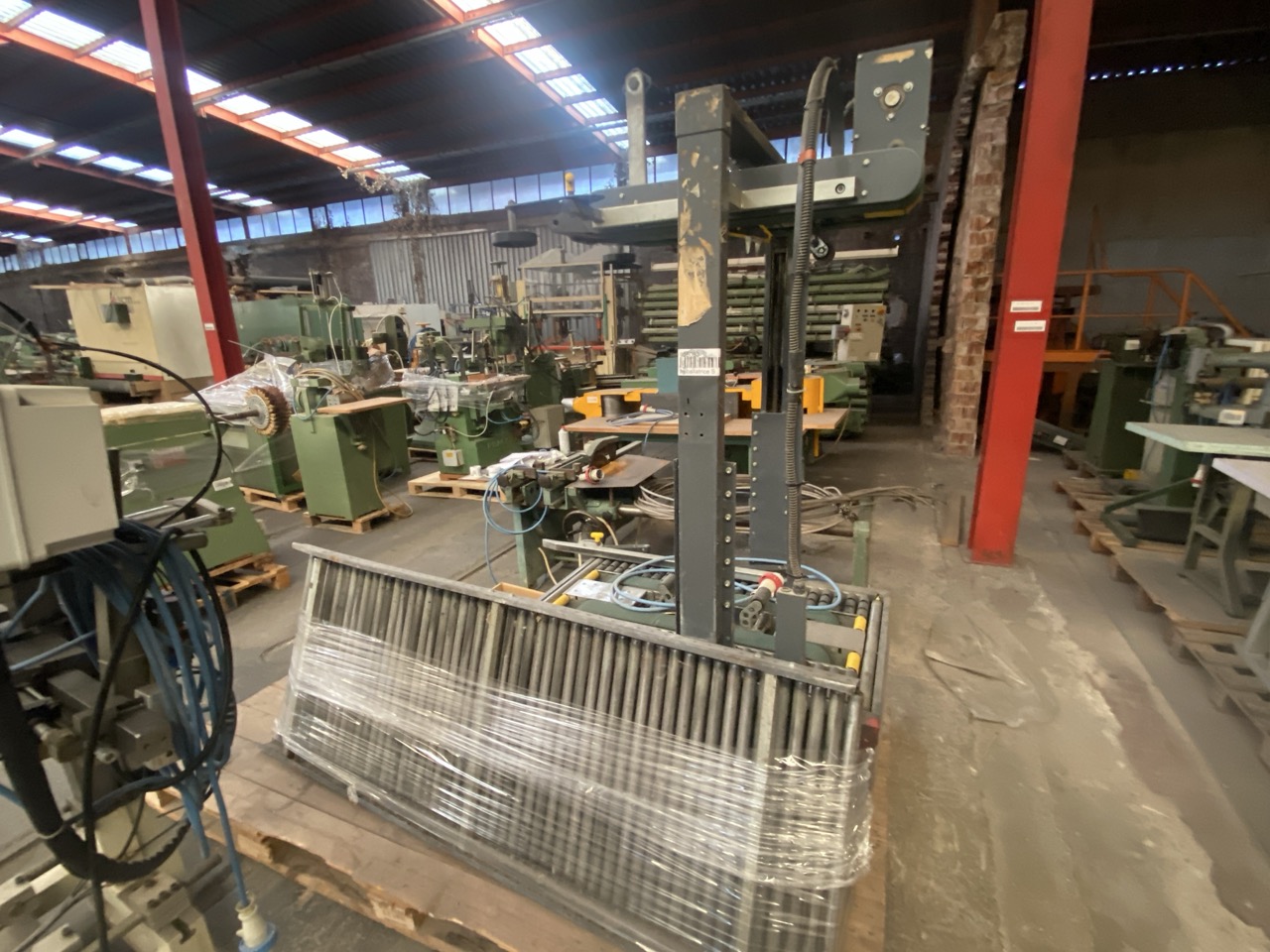 Usato Siat SM26 Scocciatrice superiore e inferiore completa di rulliere di carico e scarico.