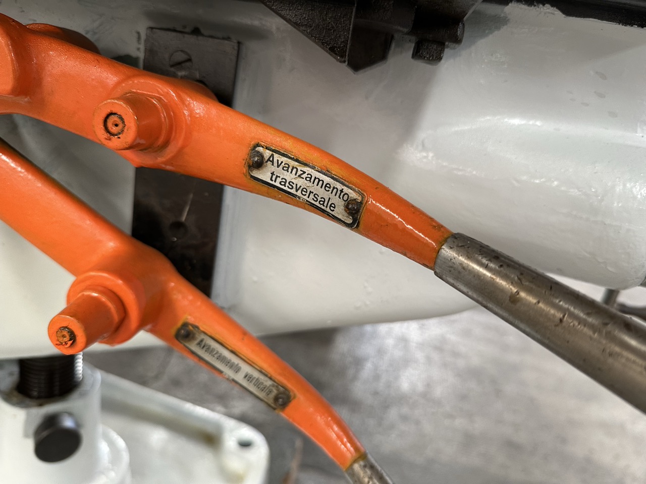 Usato Wanderer 2DU900 Fresatrice meccanica per ferro, con accessori