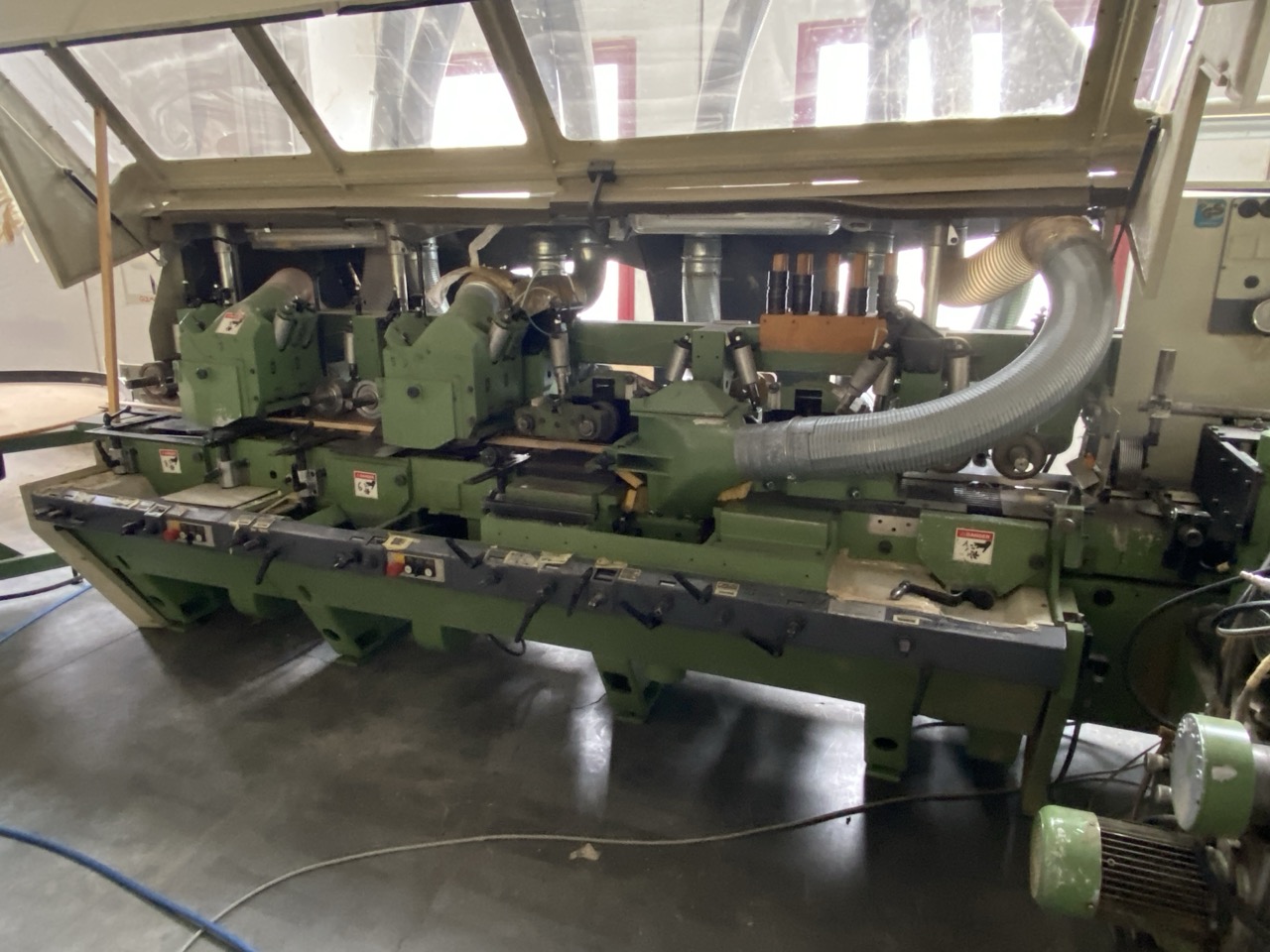 Usato Impianto completo 1994 Weinig U23 + Friulmac FN3 + giostra convogliatrice + nastro di ritorno + accessori