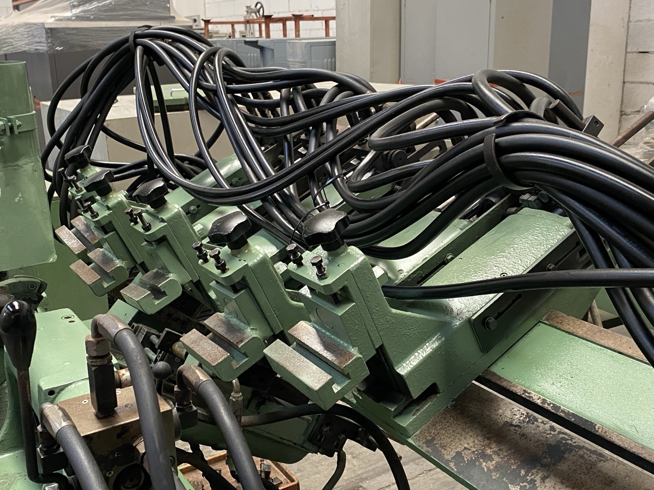 Usato OMA 120/A Tornio per legno, automatico con caricatore, lunghezza massima del pezzo mm. 1200