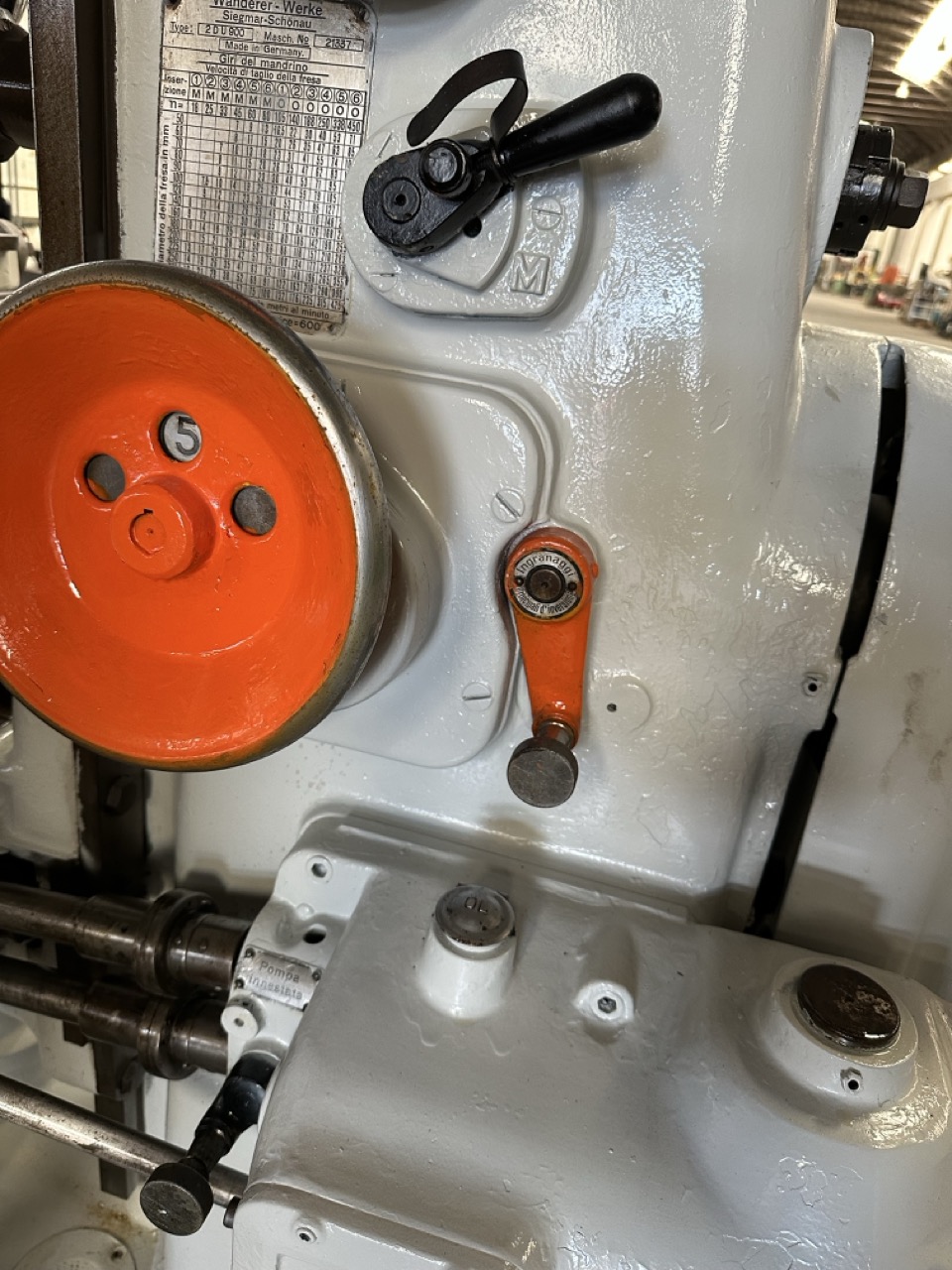 Usato Wanderer 2DU900 Fresatrice meccanica per ferro, con accessori