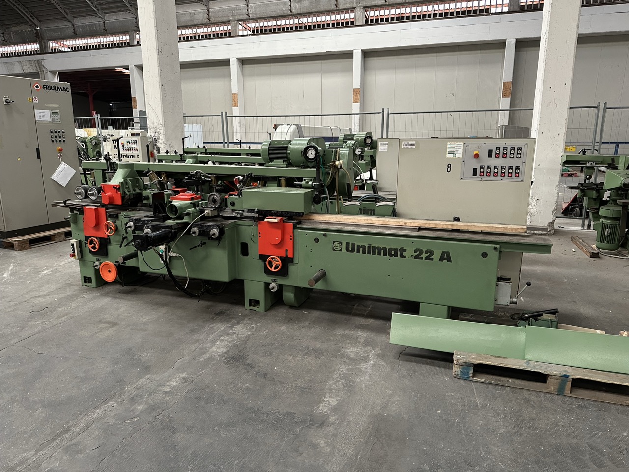 Ricondizionato Weinig UNI 22 A Unimat 22 Scorniciatrice a 6 alberi con albero sinistro automatico