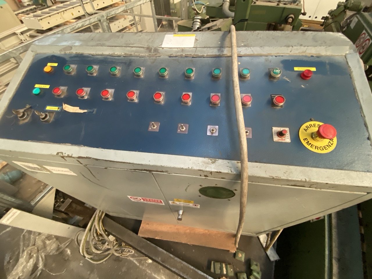 Usato Levigatrice per elementi marca Tagliabue a 2 nastri per lato