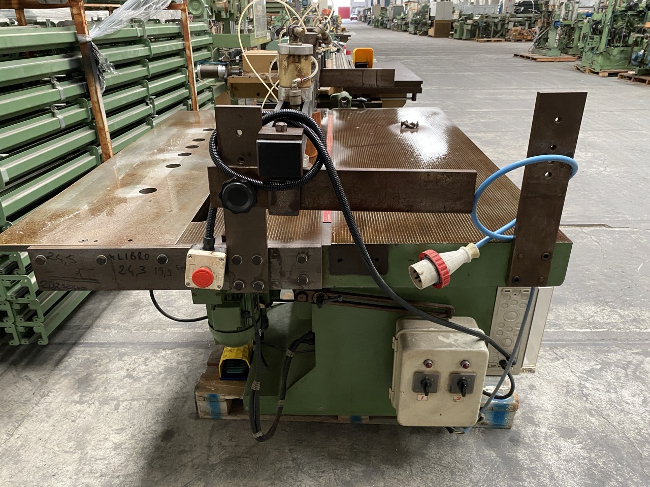 Usato Foratrice a testina inclinabile, per falegname, passo 32mm