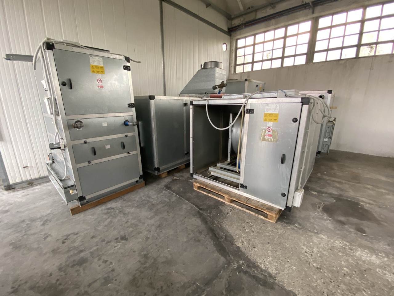 Usato Scambiatori acqua-aria per riscaldamento capannoni e ambienti chiusi