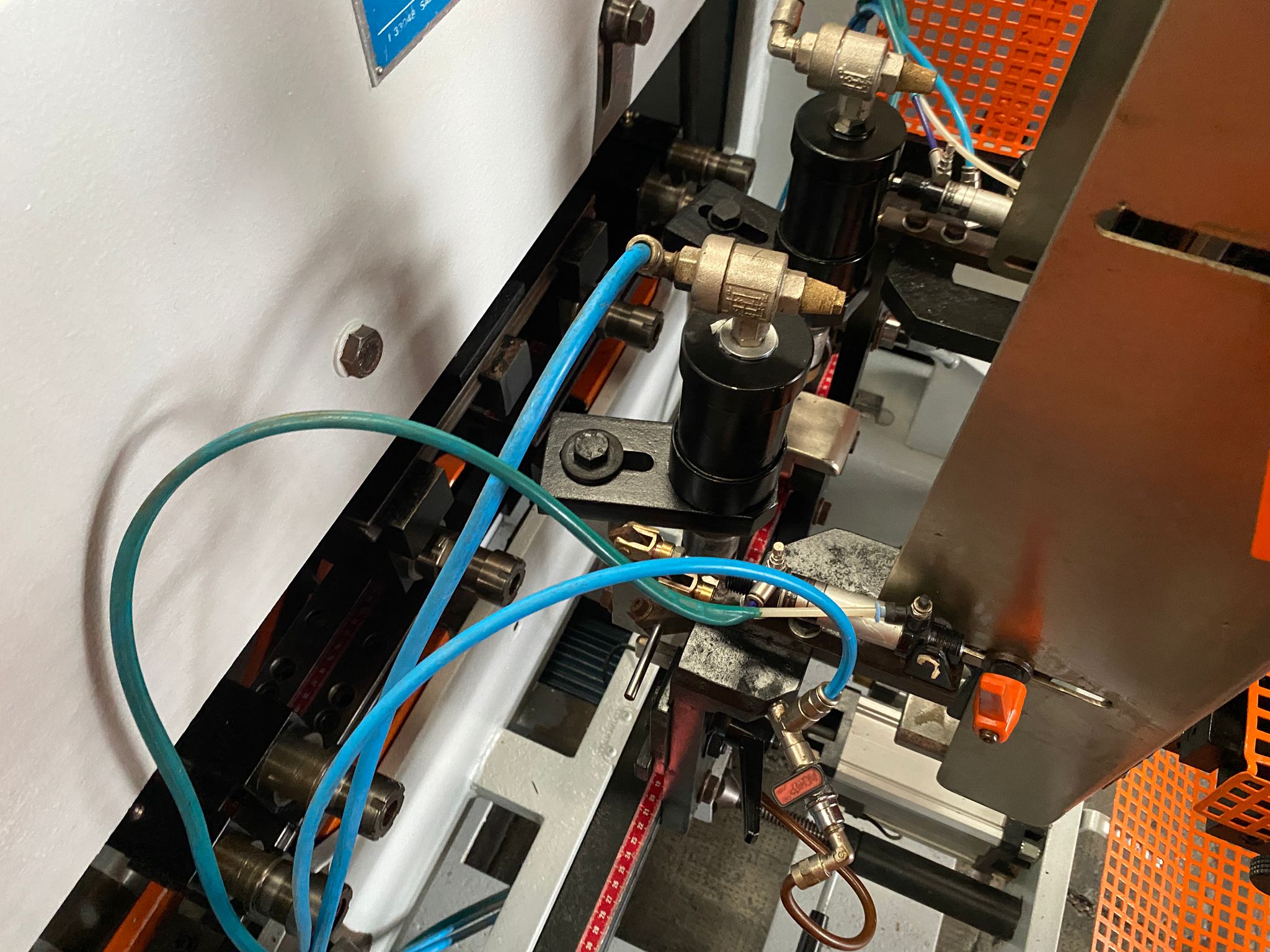 Ricondizionato 1995 Comec MMO/5-CL+CA Mortasatrice orizzontale a doppia oscillazione, con 7 mandrini