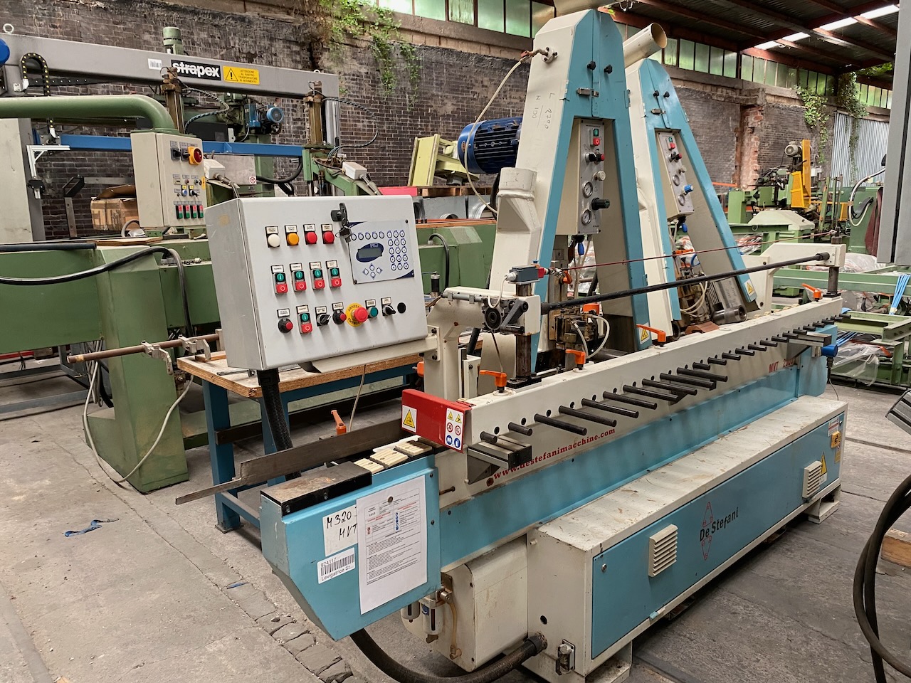 Usato Stefani MVT 2000 Levigatrice verticale a nastri oscillanti inclinabili