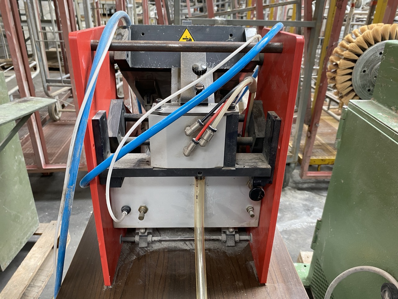 Usato 1999 Zucchelli 20/80 Avvitatore pneumatico con caricatore automatico