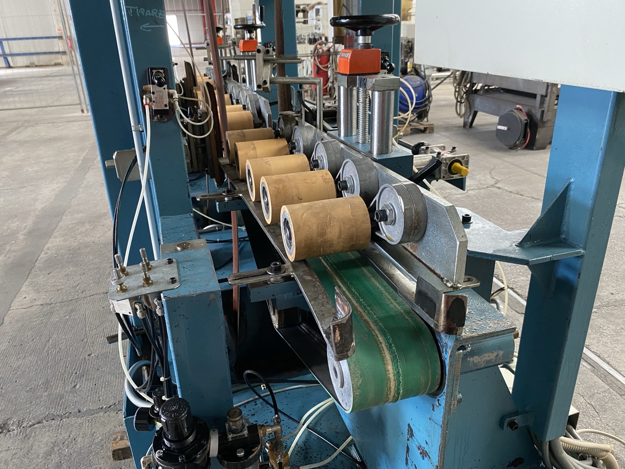 Usato Levigatrice laterale a 2 nastri verticali, per pezzi dritti o sagomati