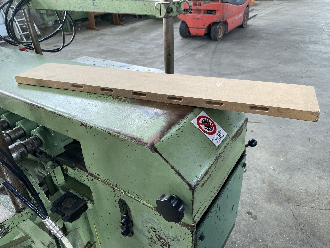 Usato Foratrice mortasatrice orizzontale doppia, a 6 mandrini, usata.